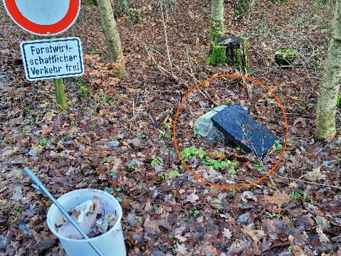 Plastikboxen und Kunststoffmatten