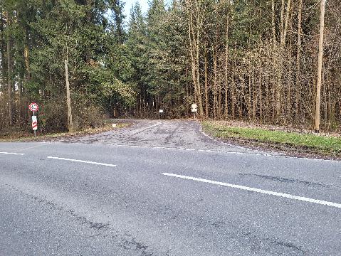 Waldeinfahrt: 47.91312864604294, 9.053433093359185